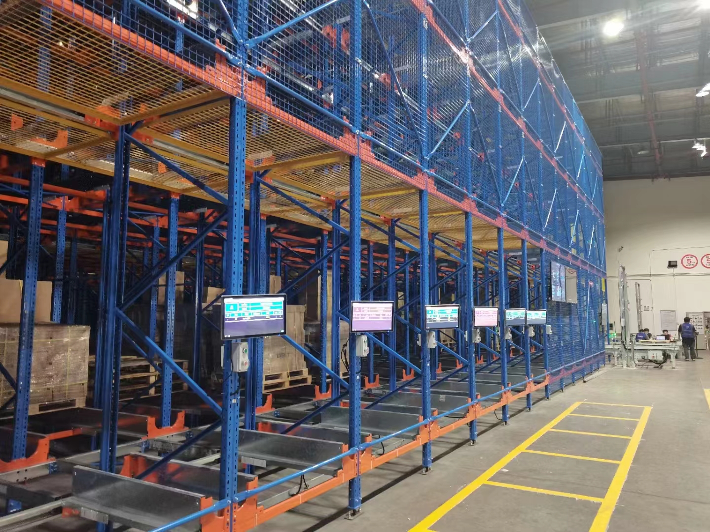 四向穿梭車在運行過程中的安全性如何保障？